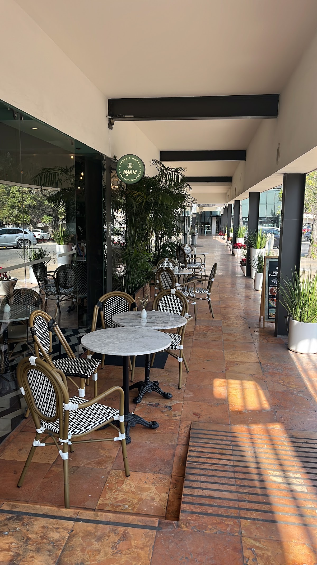 AMALAY Coffee & Market Plaza Duendes