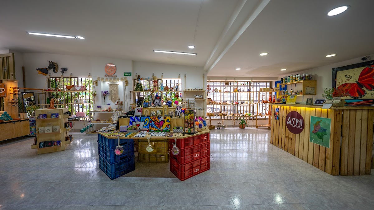 AYNI - Diseño, Arte y Café