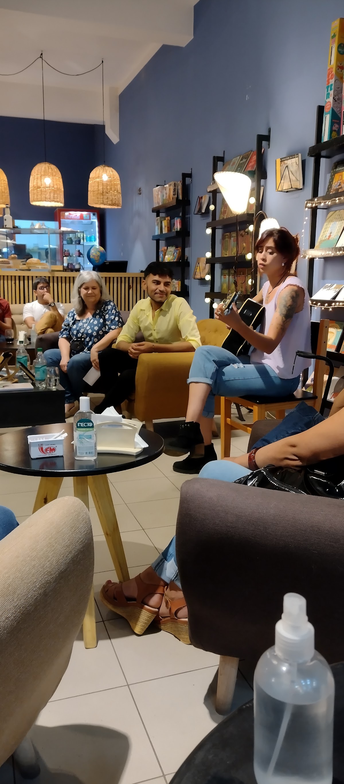 Ágora Tienda de Libros y Café
