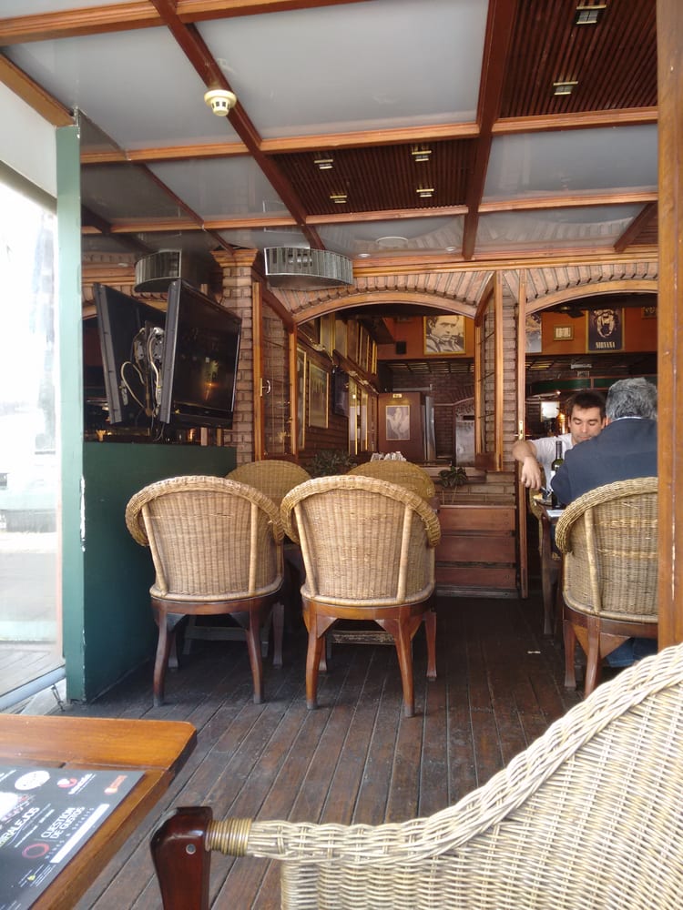 Angus Cafe