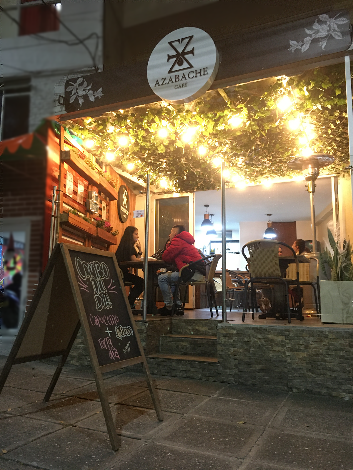 Azabache Café