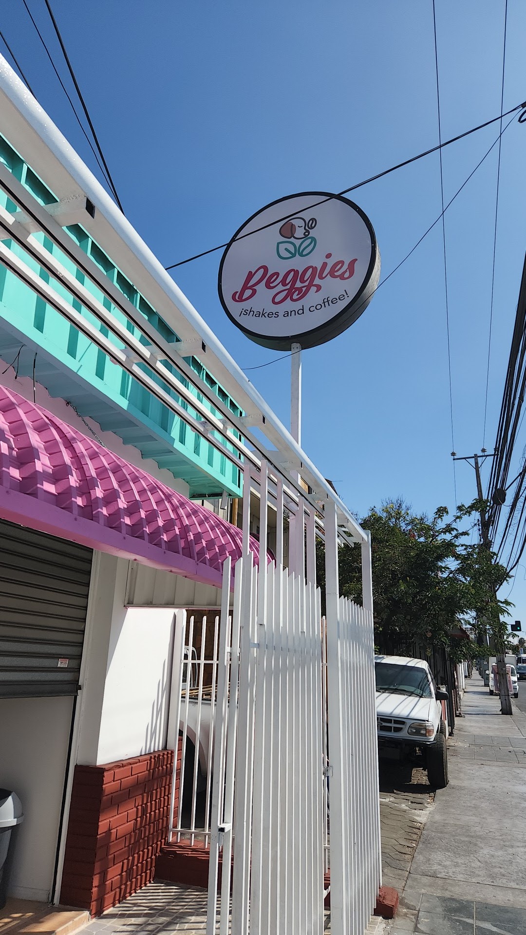 BEGGIES Shake and Coffee
