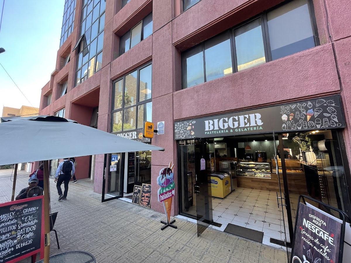BIGGER COFFEE & SANDWICH