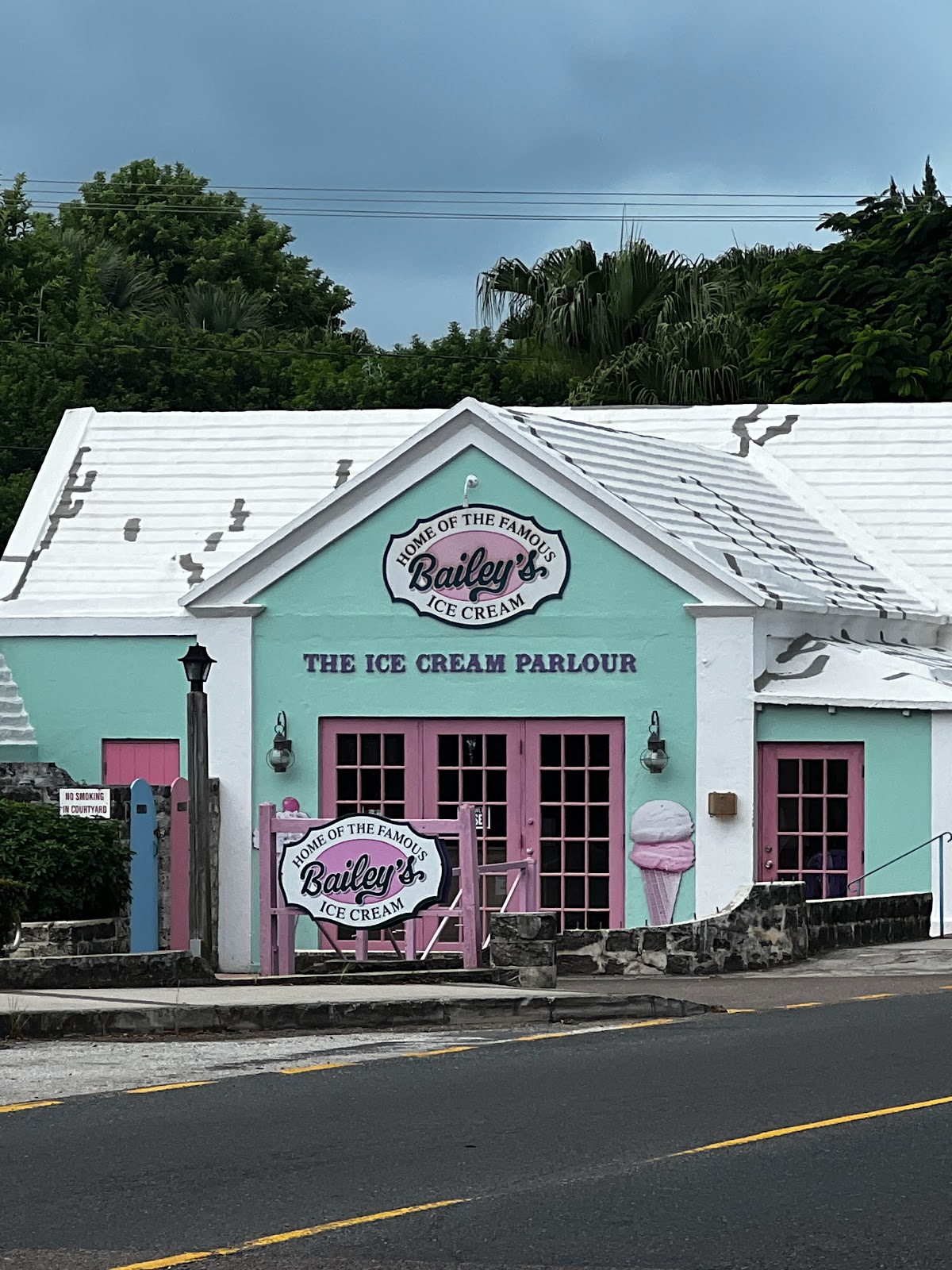 Bailey's Bay Ice Cream Parlour