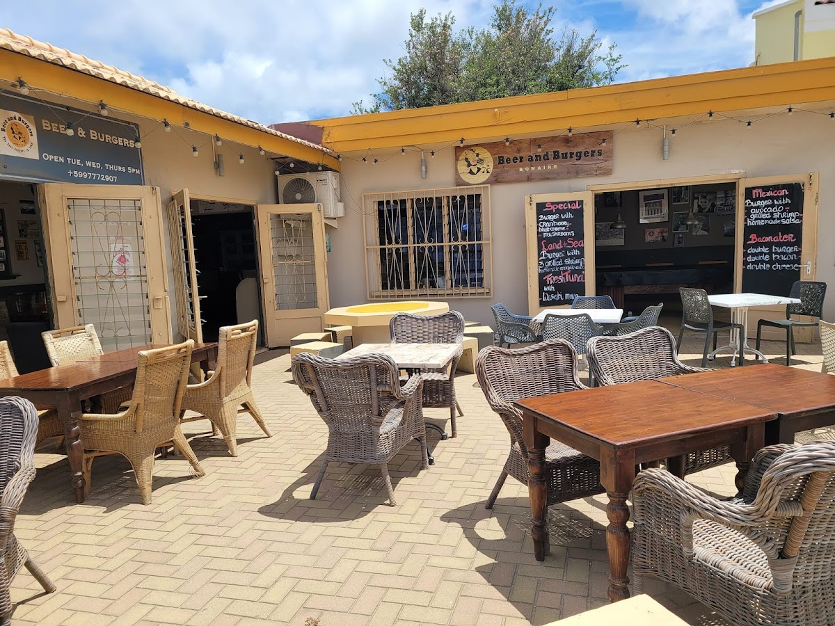 Beer & Burgers Bonaire