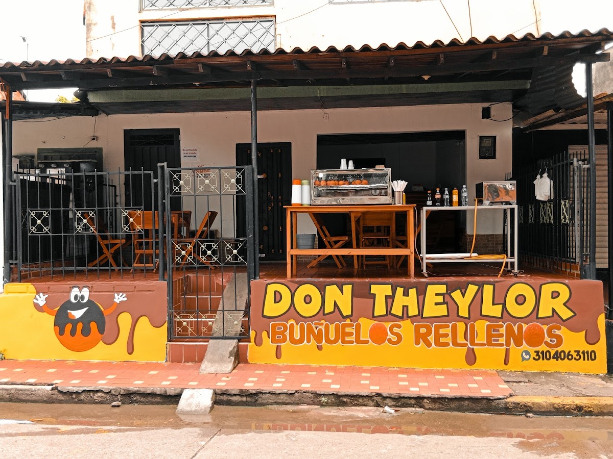 Buñuelos Rellenos Don Theylor