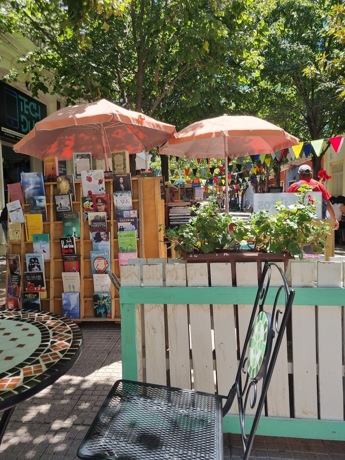 Café Literario "Al Lado Del Museo"