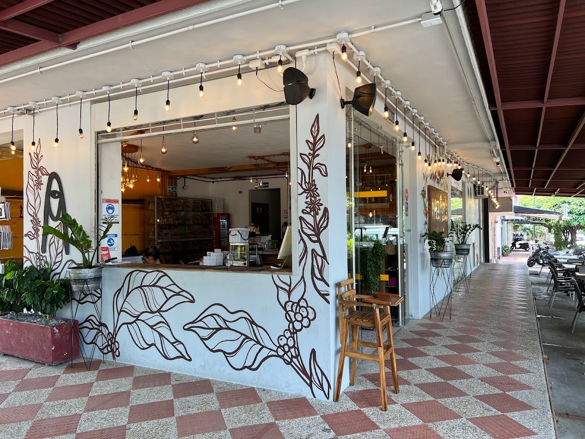 Café Magdalena - Donde el aroma del café recién molido flota en el aire.