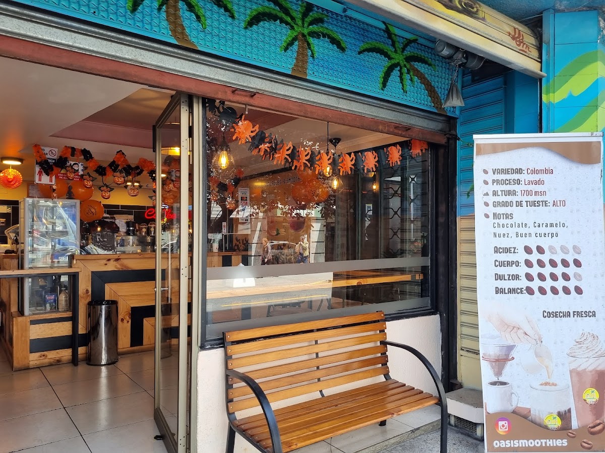 Café Oasis Smoothies bar.