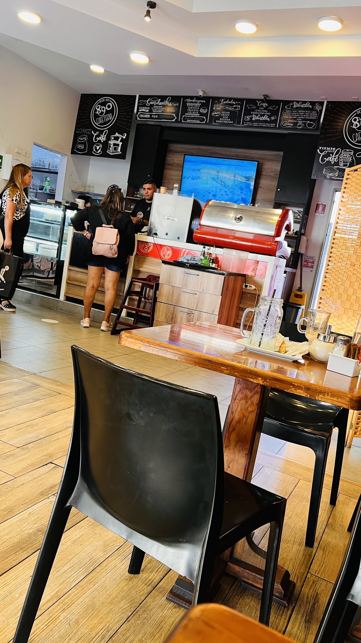 Cafetería 890 Express Costanera