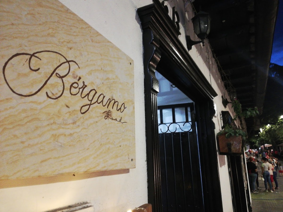 Cafetería el Saman Colonial