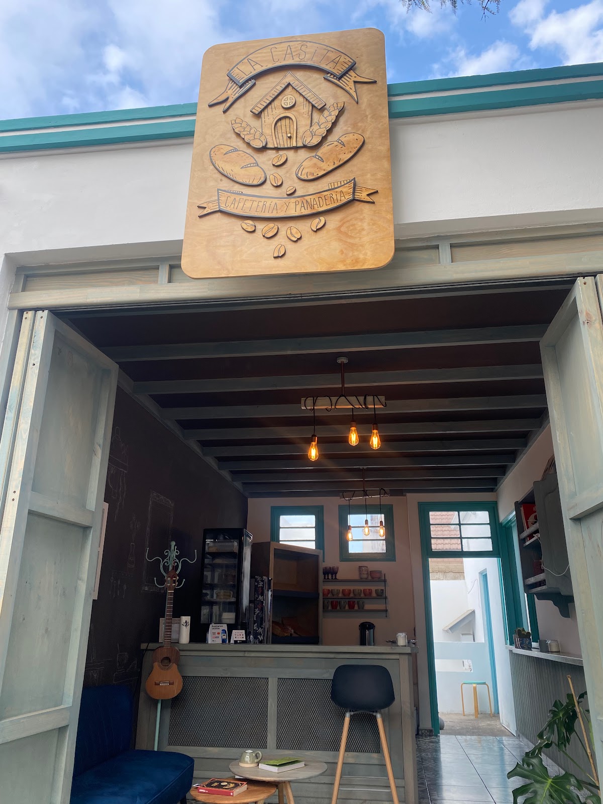 Cafetería y Panadería La Casita