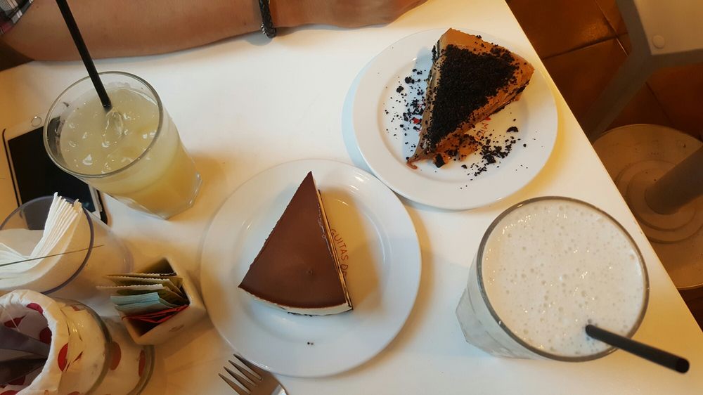 Cake & Coffee Bar Boutique