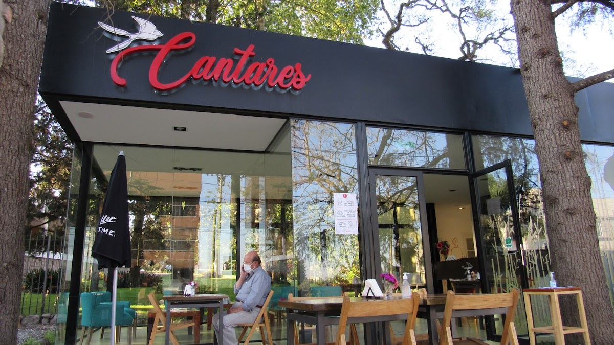 Cantares Café & Bistró