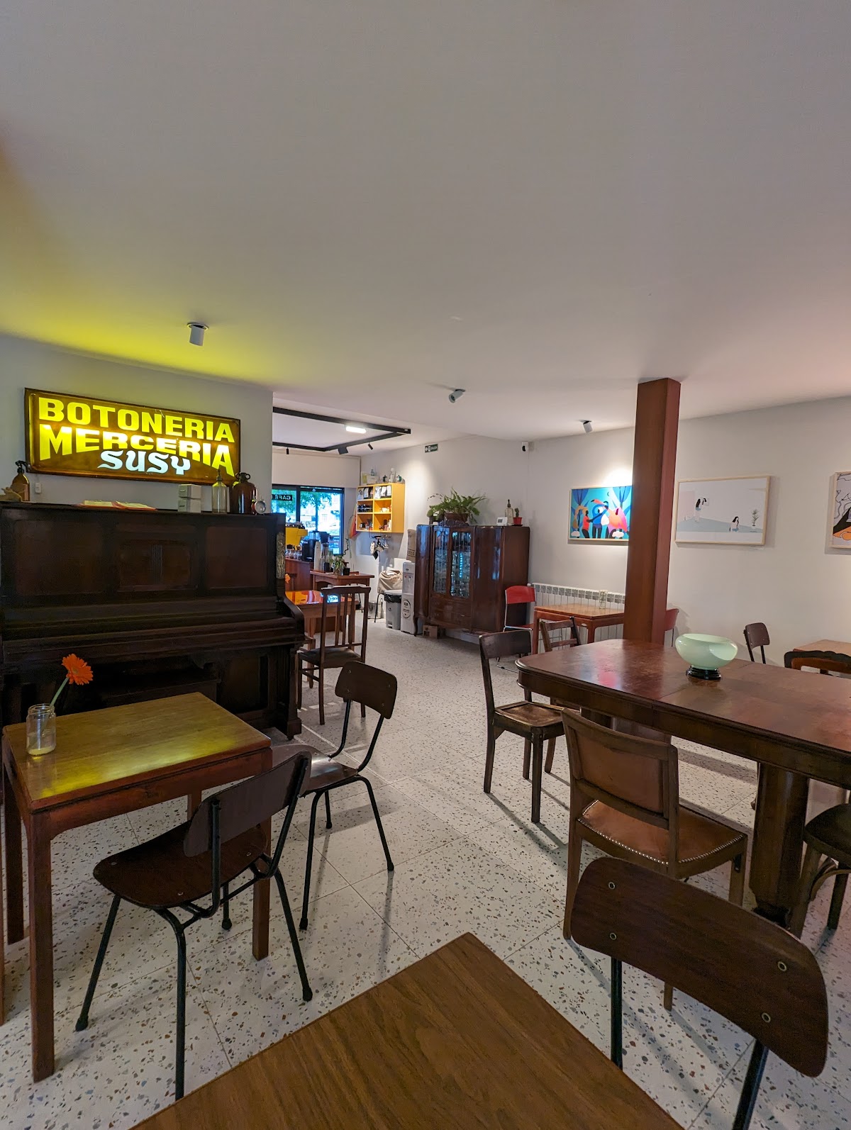 Casa de Abajo Café