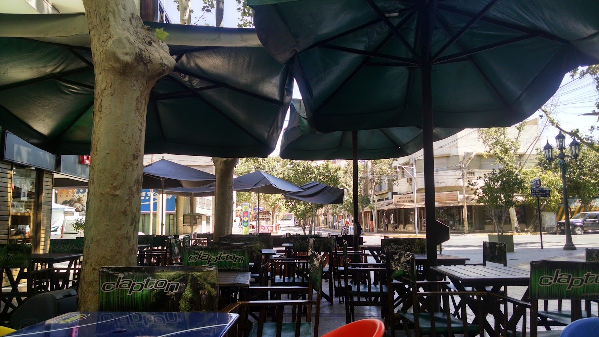 Clapton Café y Vinos