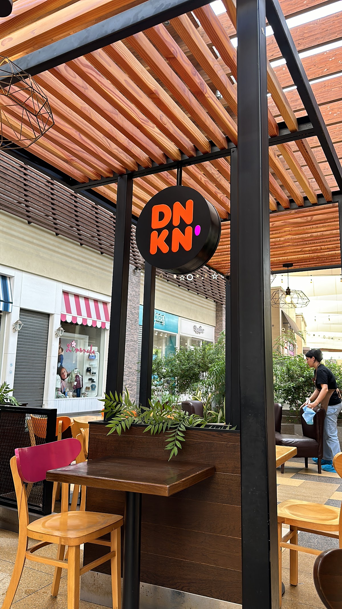DUNKIN Mall Plaza Arica