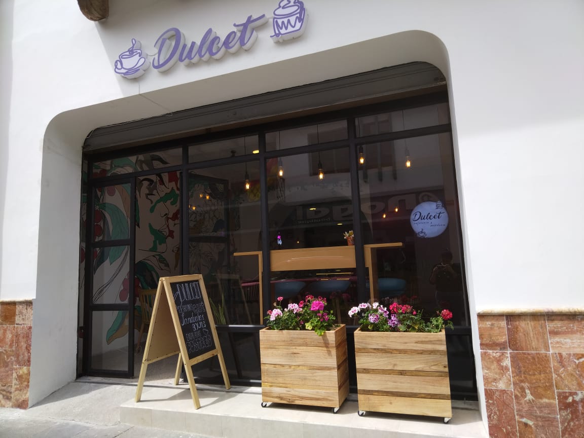Dulcet Cafetería y Pasteleria