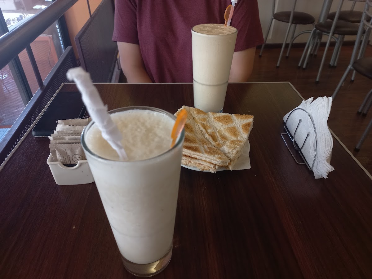 El Cafezinho Café Al Paso y Delivery
