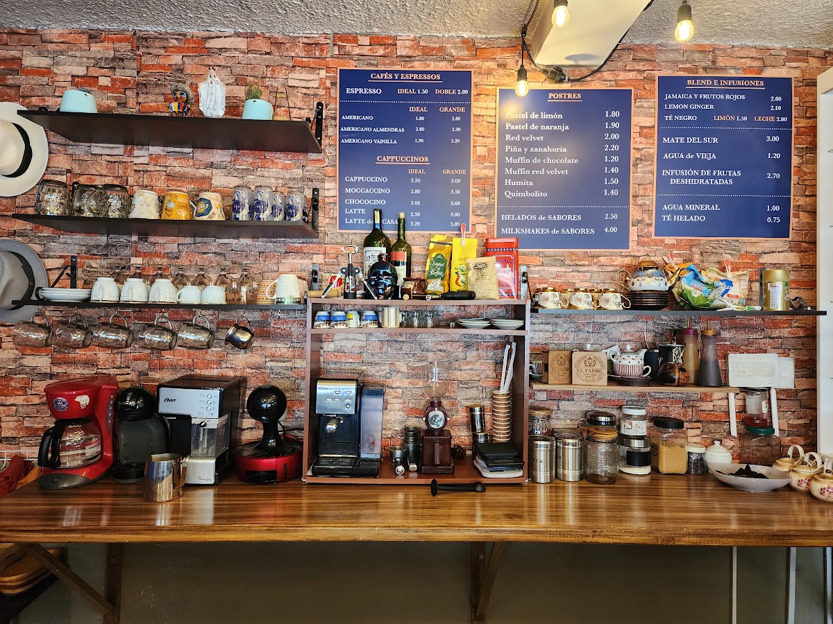 El Farol Café Libro