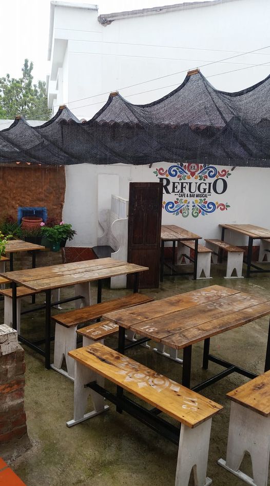 El Refugio Café & Bar Musical