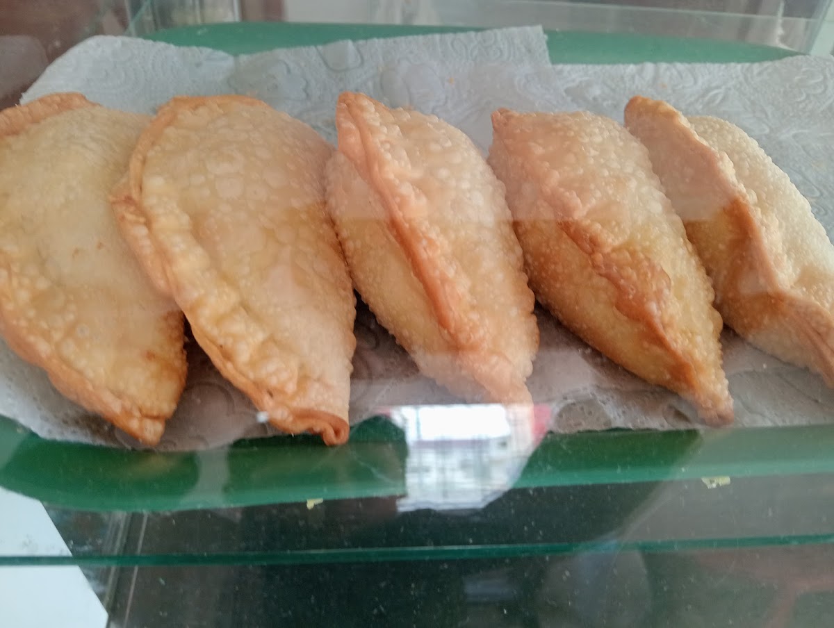 El peral : salón de onces y frutas de nuevo colon