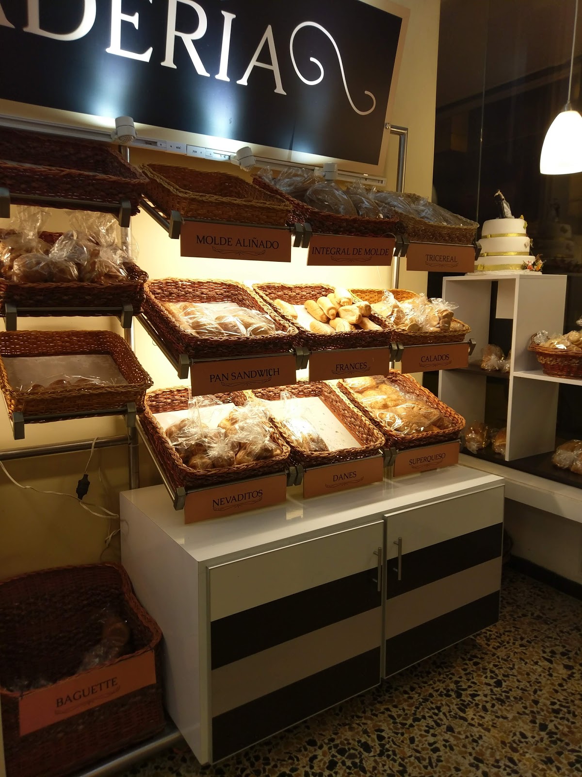 Funsua Panadería - Pastelería