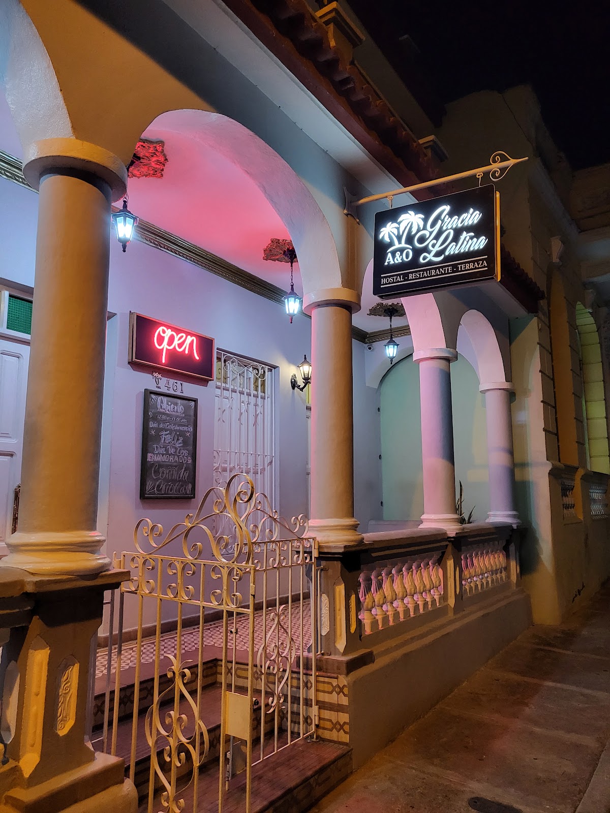 Gracia Latina Santiago