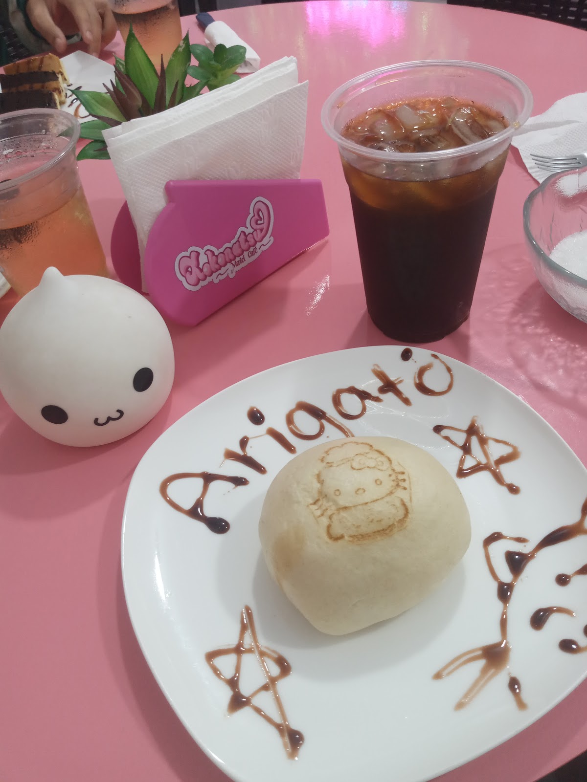 Kokonatsu Maid Café