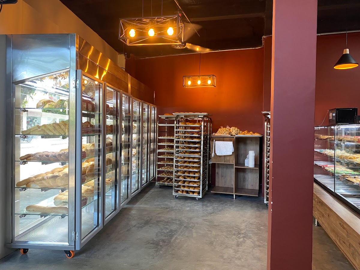 LA PANADERÍA (Bakery-Food-Coffee)