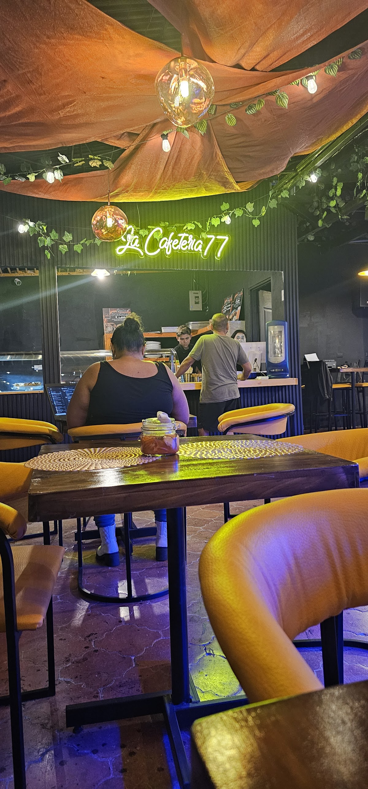 La Cafetería 77