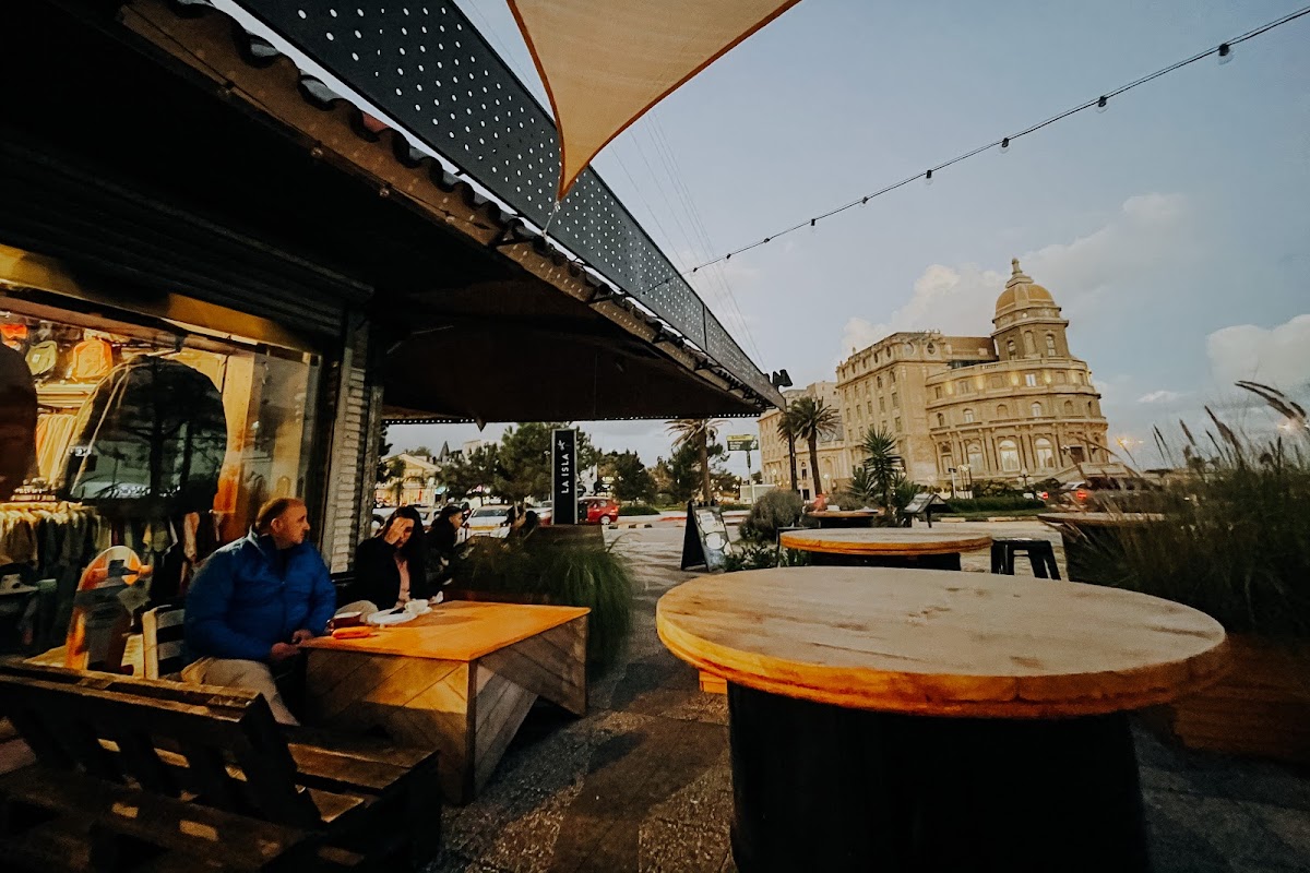 La Isla Café