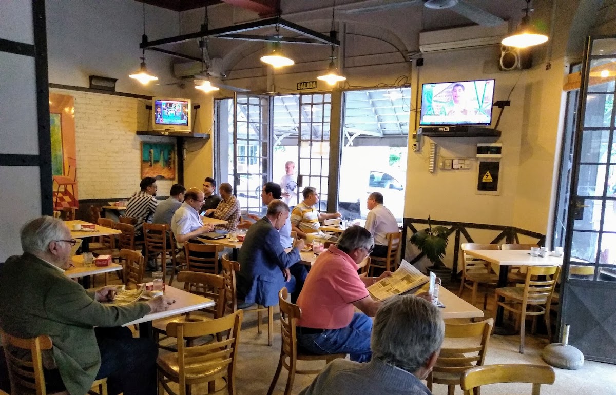 La Oficina Café-Bar