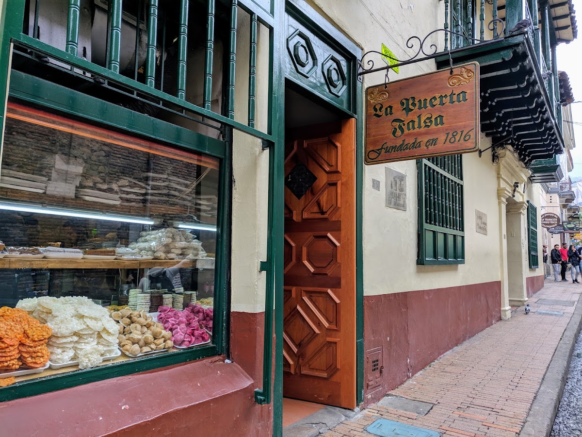 La Puerta Falsa