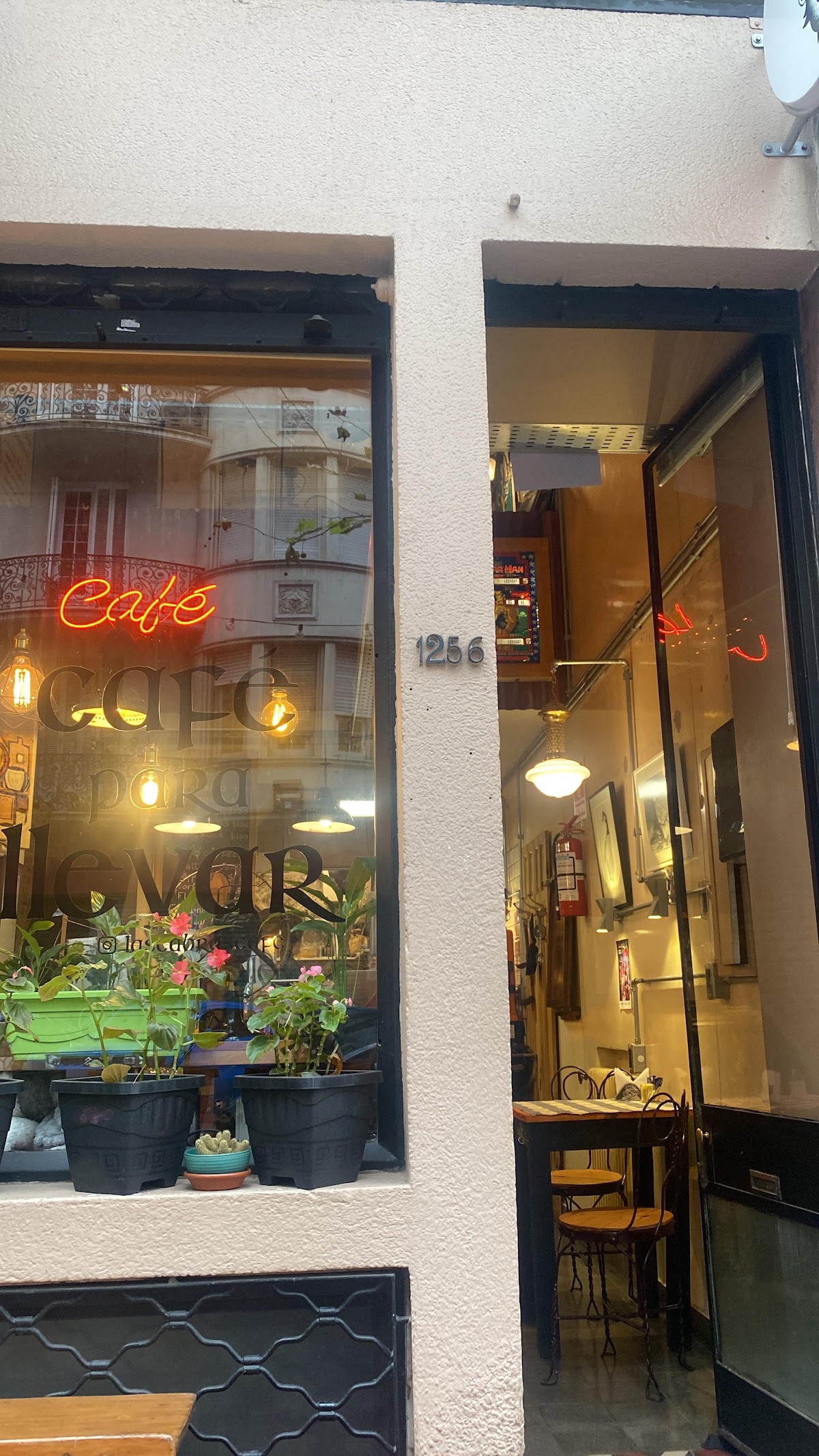 Las Cabras Café