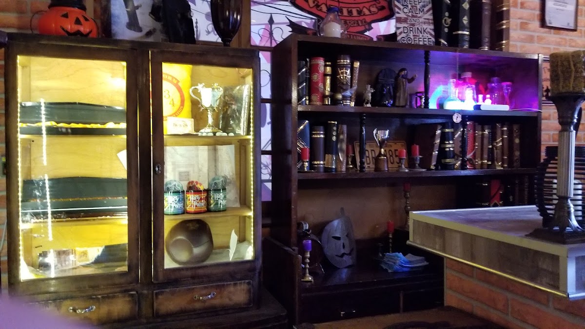 Las Tres Escobas Café Mágico