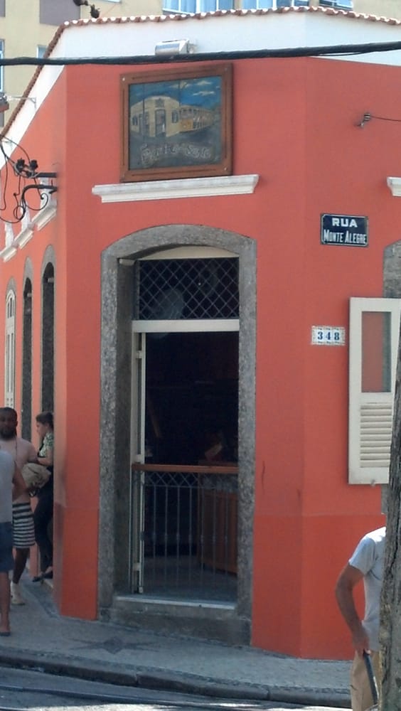 Locadora e Café Esquina de Santa