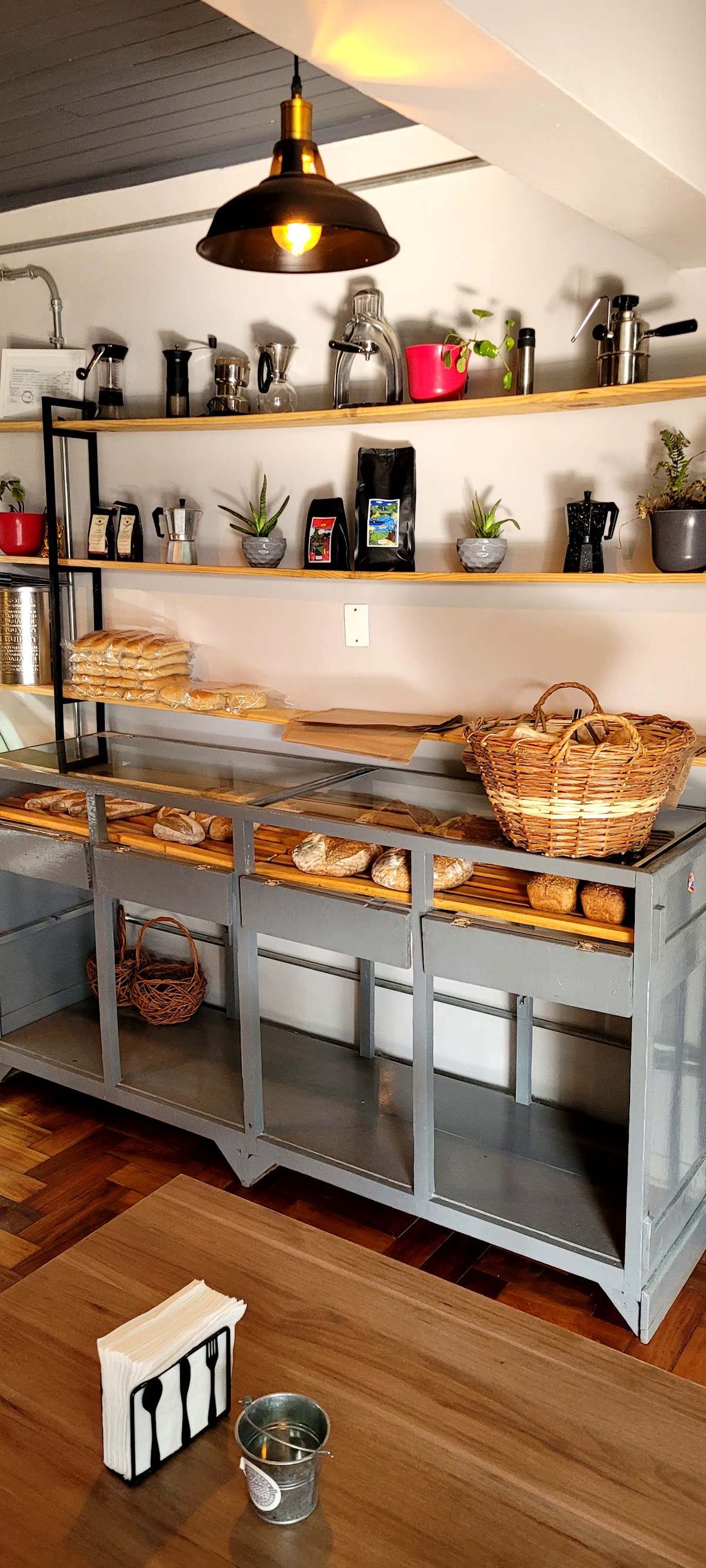 Los Bellotos Coffee & Bakery