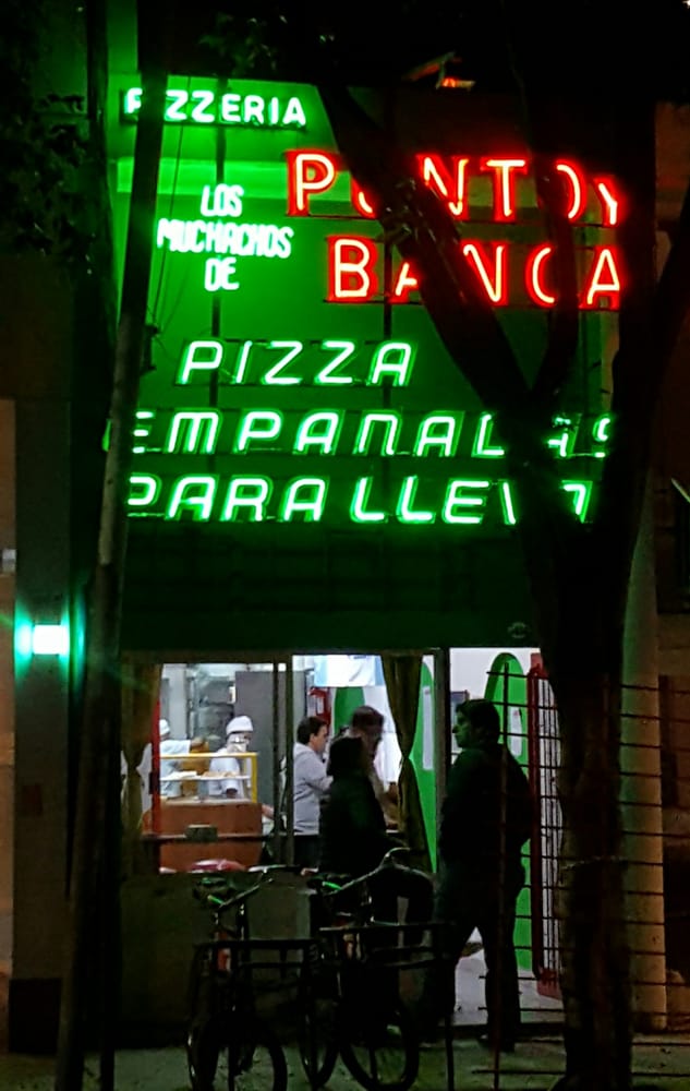 Los Muchachos de Punto y Banca