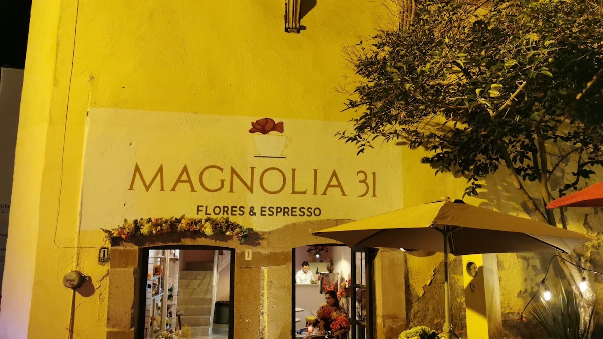 Magnolia 31 Flores & Espresso