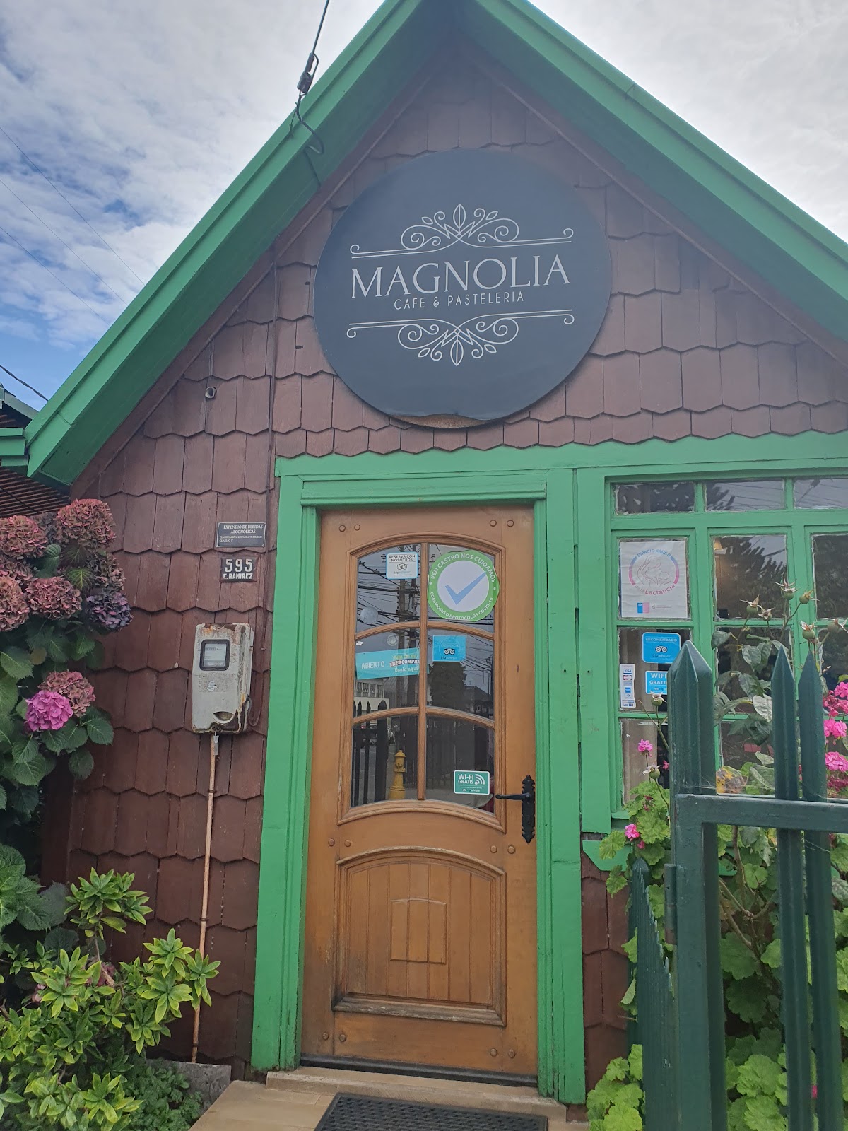 Magnolia Cafe Y Pasteleria
