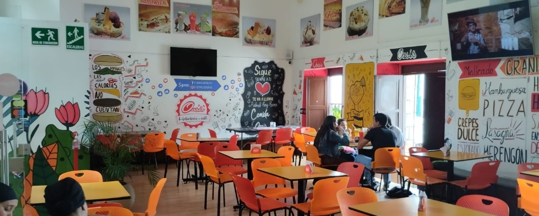 Oasis Heladeria - Café