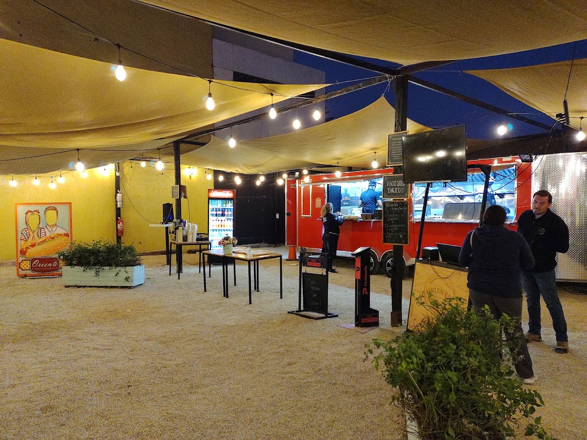 Oriente Beach Completos y sanguches