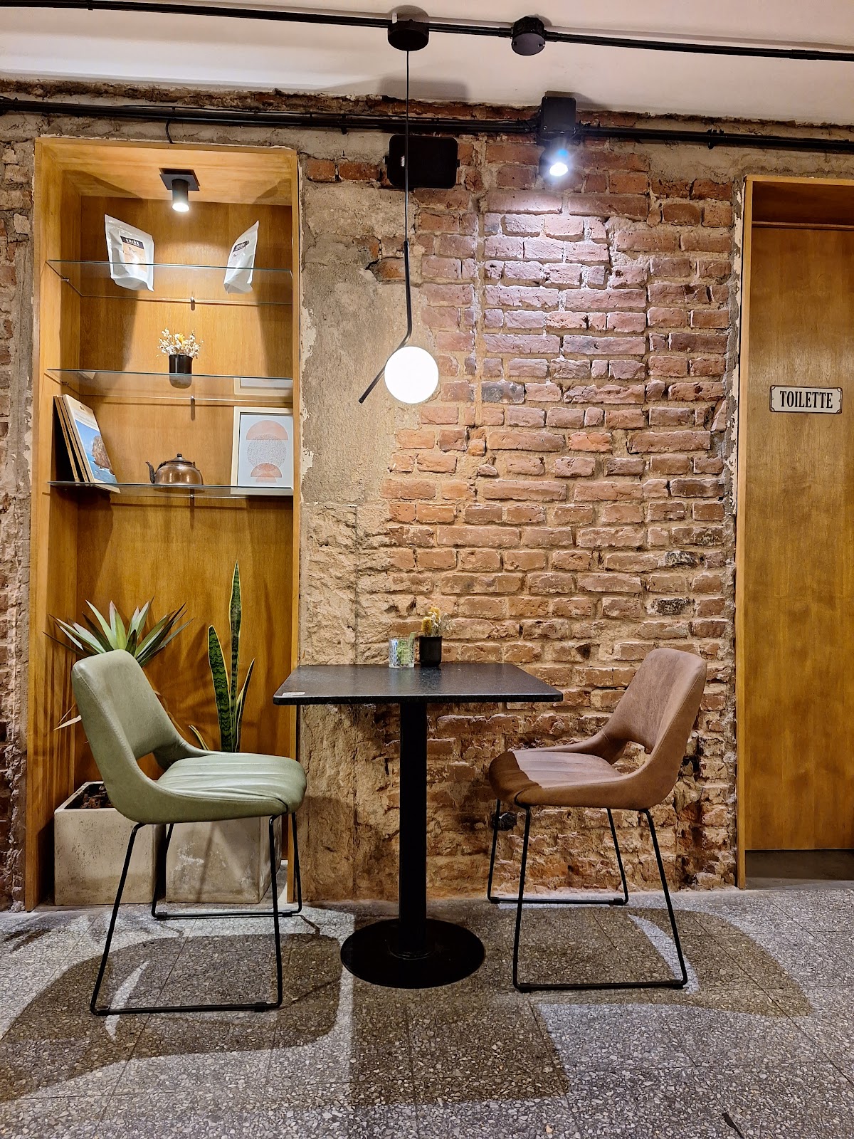 PAUZA Café de Especialidad & Vermút Bar
