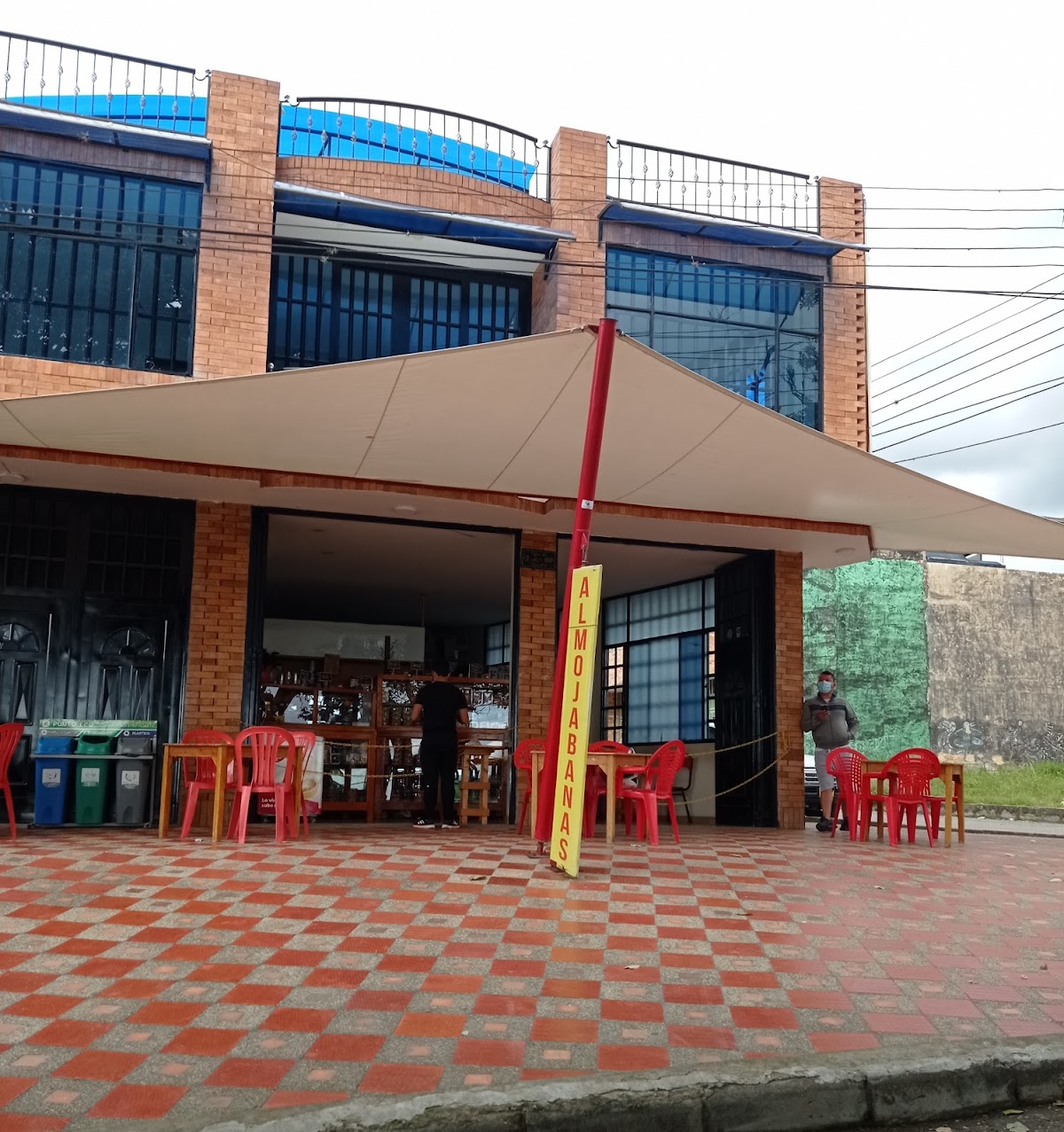 Pan Layos