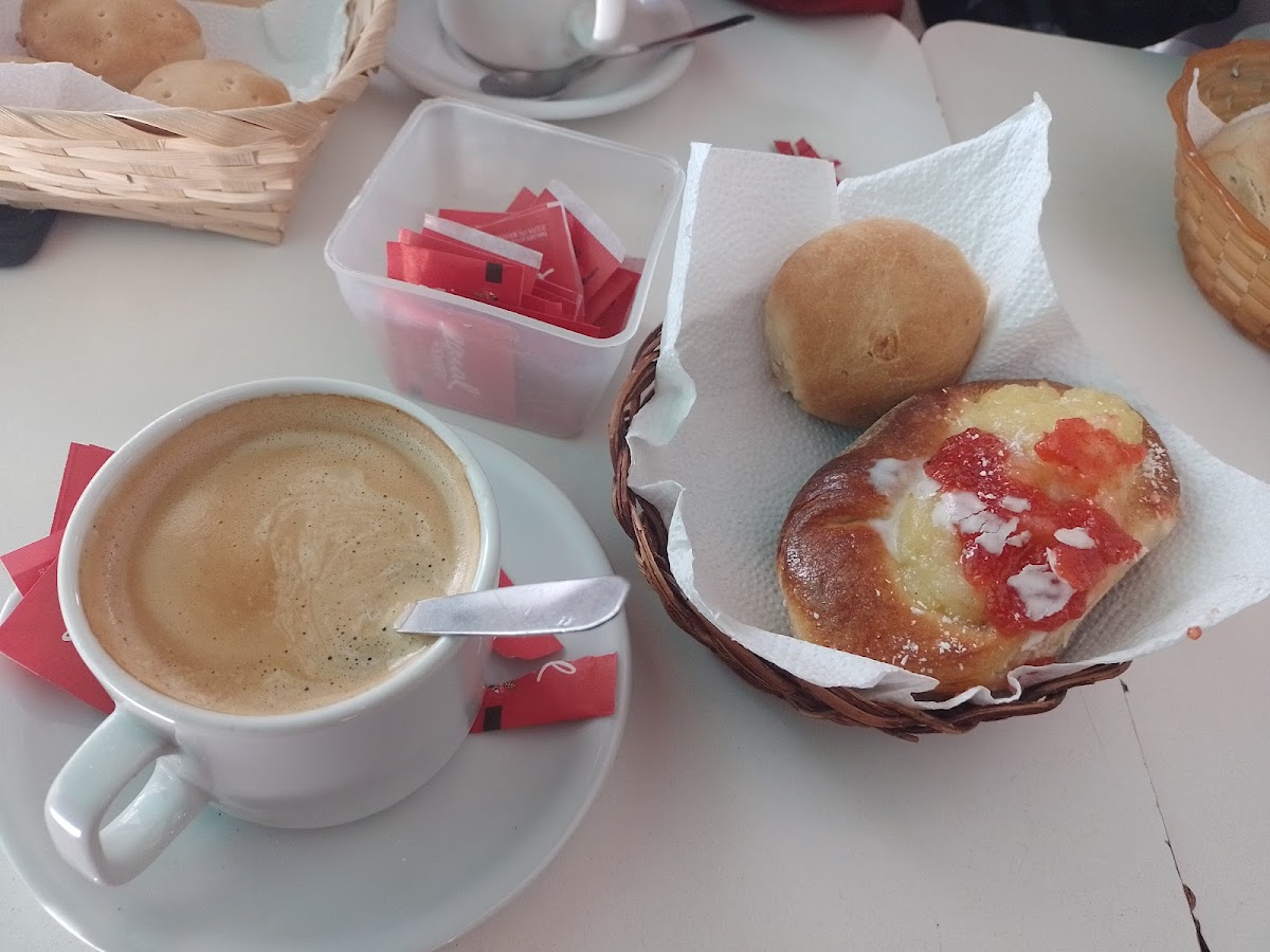 Panaderia Cafeteria Doña Narda