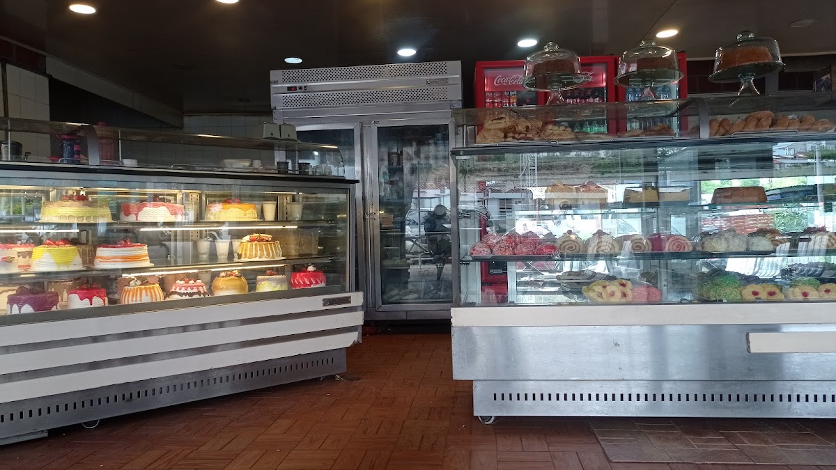 Panadería Y Cafetería Panamericana