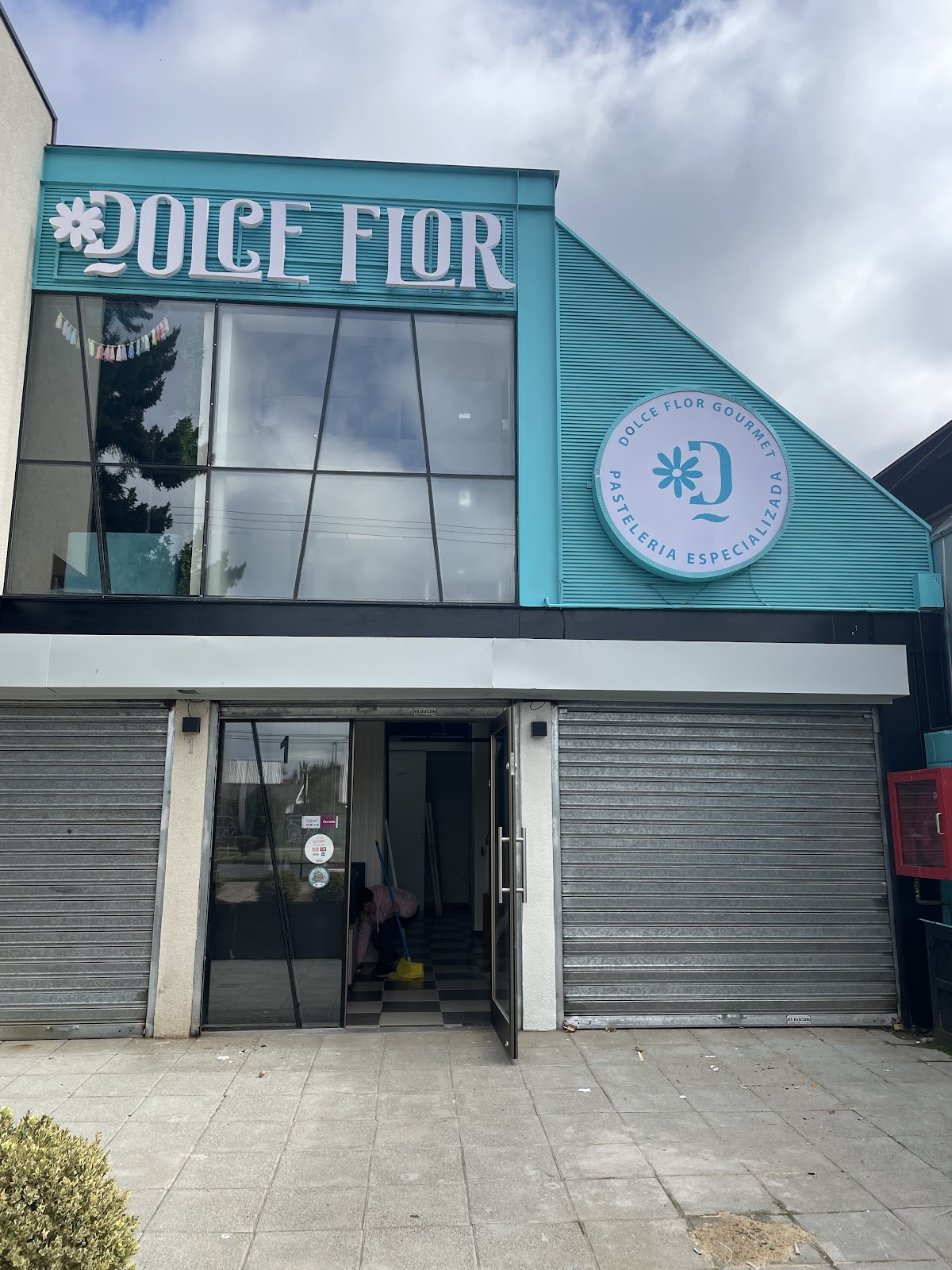 Pastelería y Cafetería Dolce Flor Gourmet