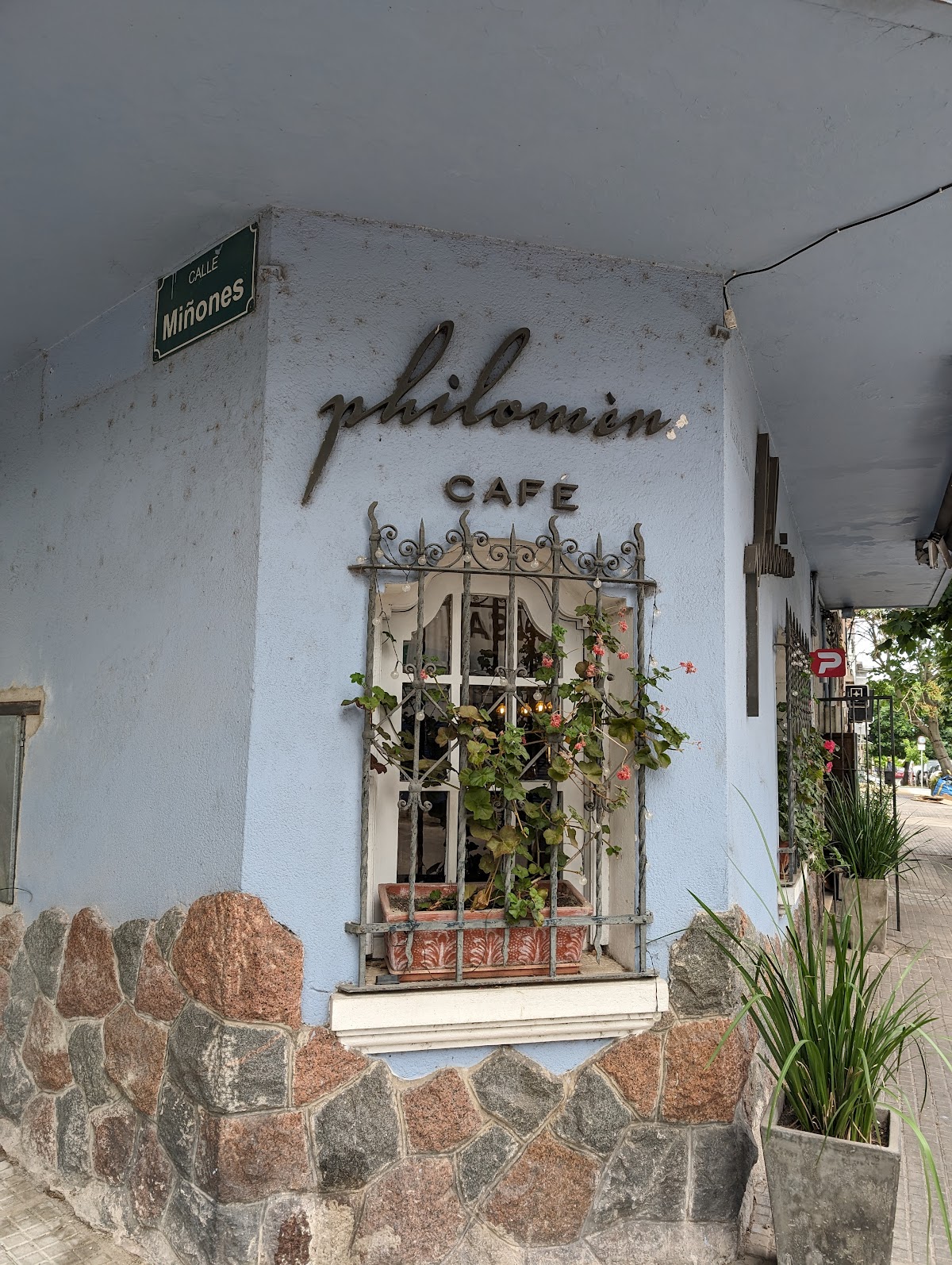 Philomene Cafe