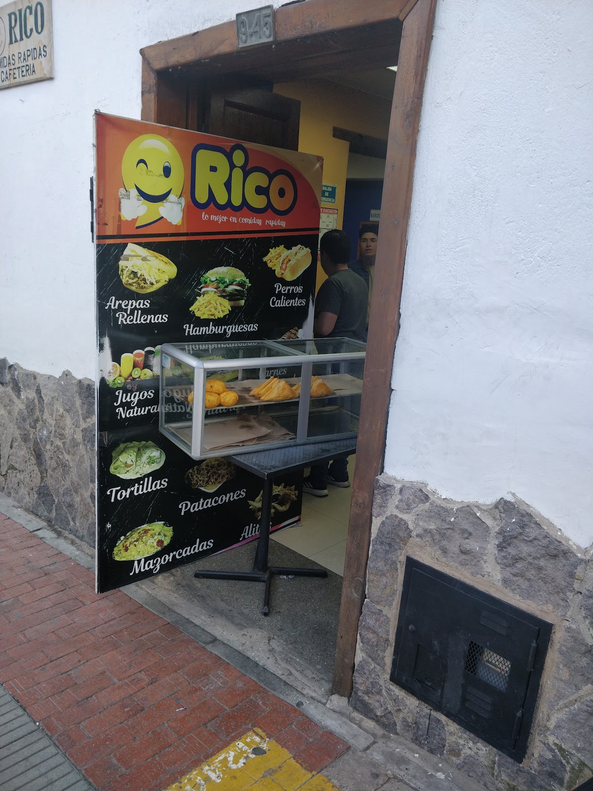 RICO Comidas Rapidas-Cafeteria